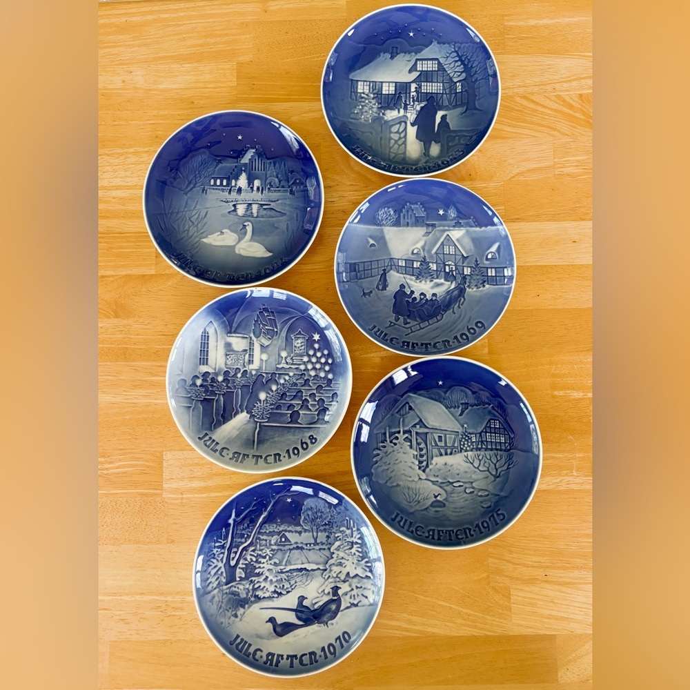 Set of 6 Vintage Bing & Grøndahl (B&G) porcelain plates.